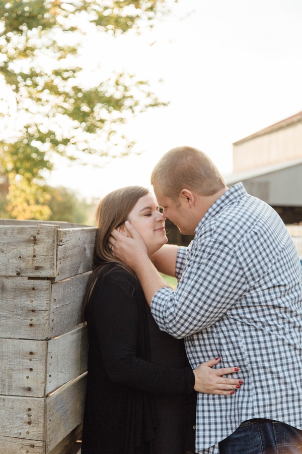 barnards-orchard-chester-county-pa-couple-pictures_0020